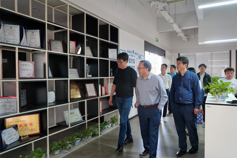 國(guó)際無(wú)機(jī)膜領(lǐng)域知名學(xué)者Jerry Lin教授蒞臨匯甬指導(dǎo)交流